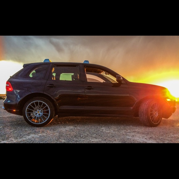 Meet your Poshers, Clinton & Sheridan - Picture 6 of 6